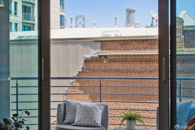 Building Photo - 229 Brannan St