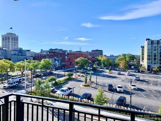 Building Photo - 111 N Ashley St