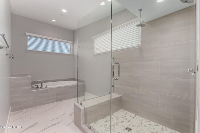 Building Photo - 4525 N 40th St