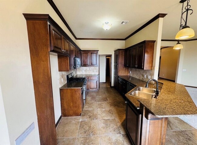 Building Photo - 2400 NW 151st St