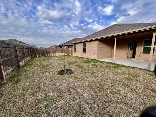 Building Photo - 6320 Dorothy Muree Dr