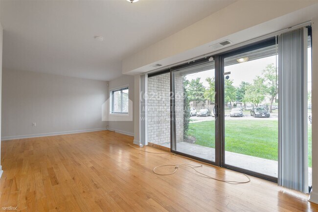 Building Photo - 3 br, 1.5 bath Condo - 6305 Hil Mar Drive,...