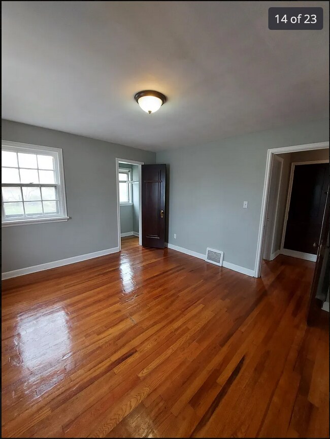Building Photo - Newly Renovated Single Family Home in Exce...