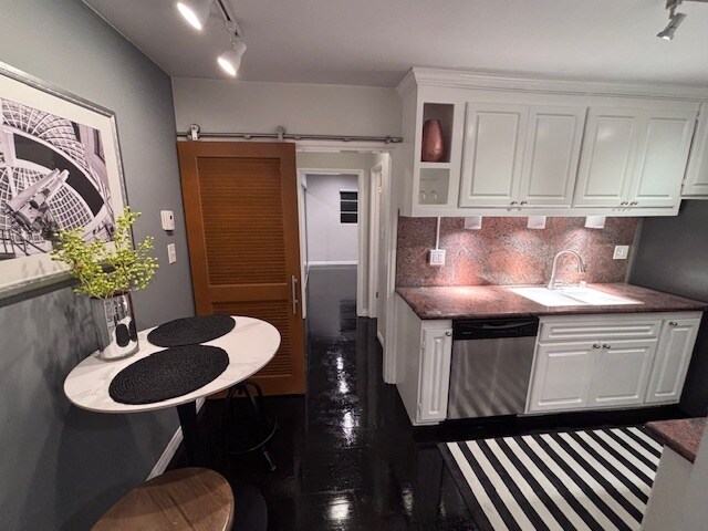 Building Photo - 1255 N HARPER Ave