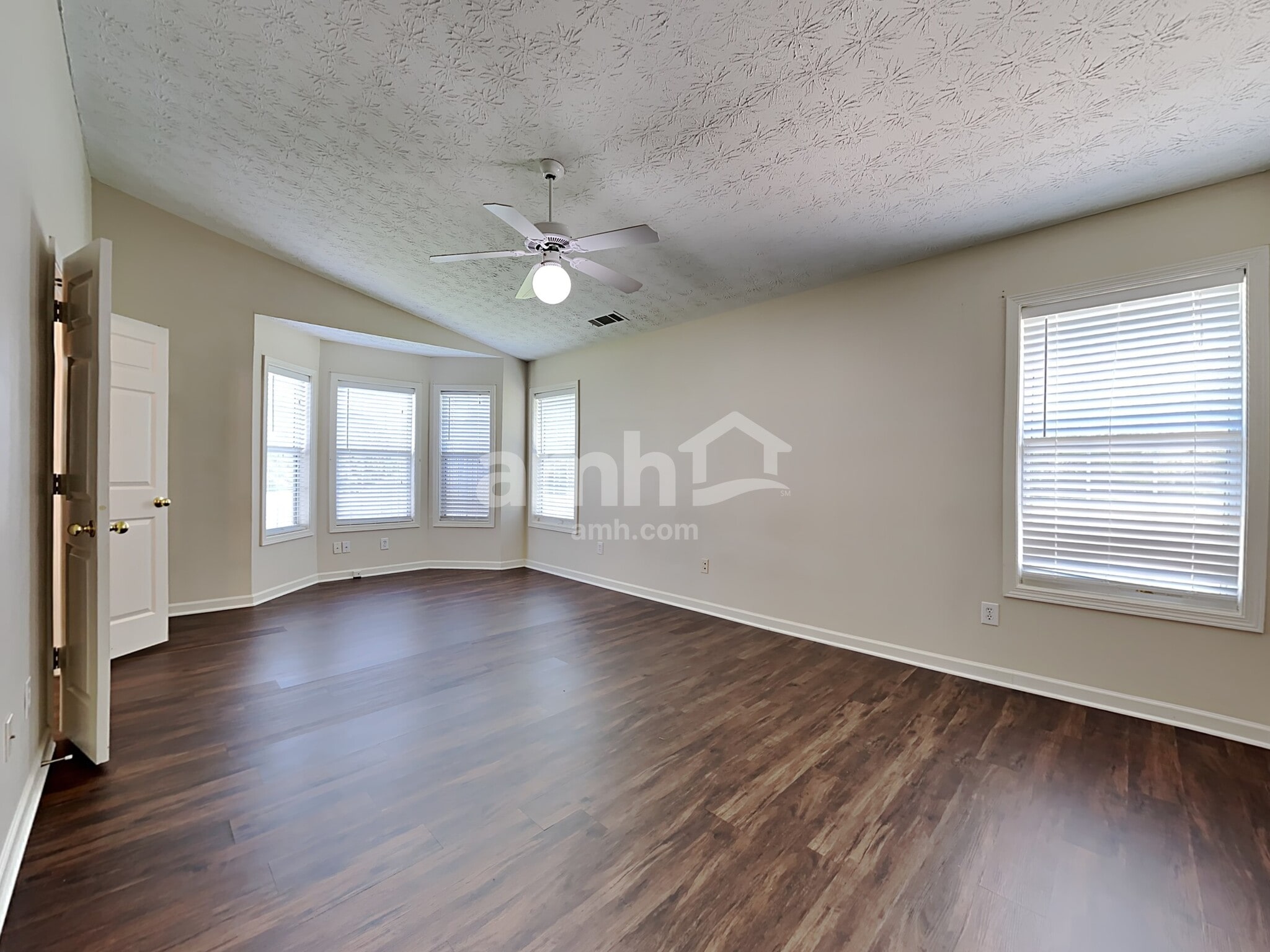Building Photo - 1552 Armende Cir