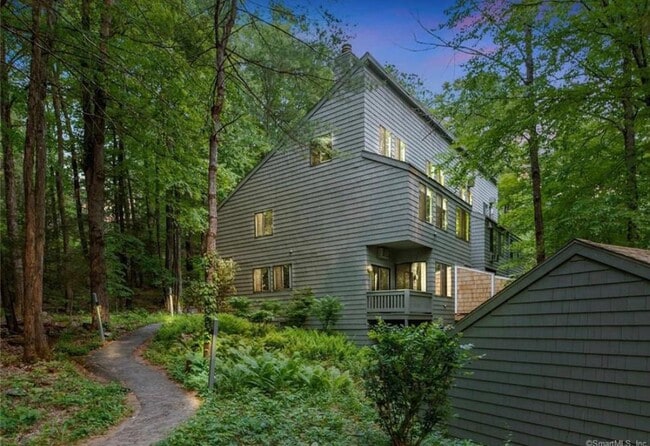 Building Photo - 39 Evergreen Rd