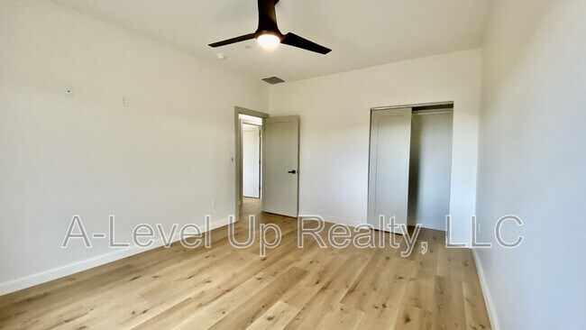 Building Photo - 3713 E Wetstones Rd