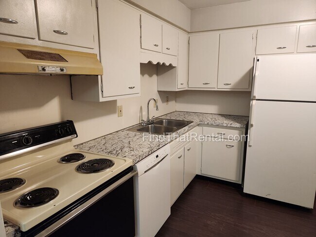 Building Photo - 34 S Hanover St