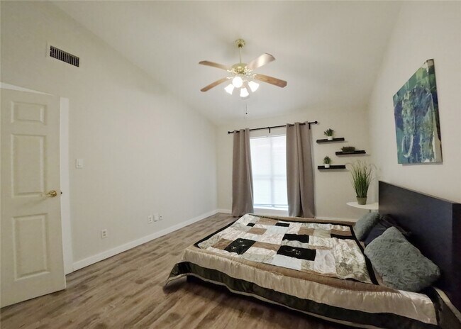 Building Photo - 1881 Bering Dr