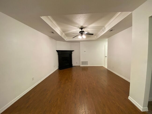 Building Photo - 1326 Tradition Ave