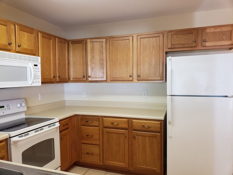 Building Photo - 4434 Gearhart Rd