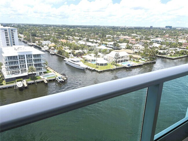 Building Photo - 3333 NE 32nd Ave