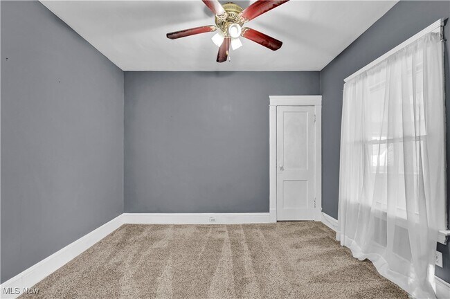 Building Photo - 1290 Hall Ave