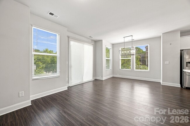 Building Photo - 1205 Kohler Ave