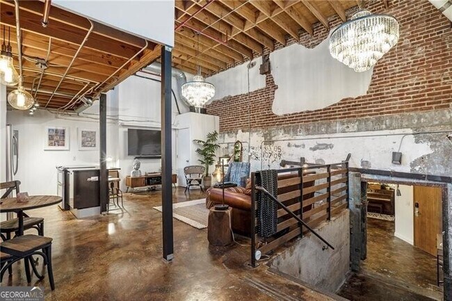 Building Photo - 650 Glen Iris Dr NE