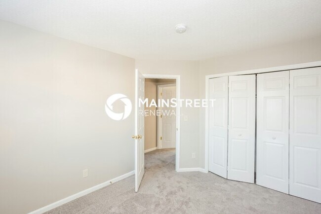 Building Photo - 4 Bedroom Pet-Friendly Home in Charlotte, NC with Main Street Renewal