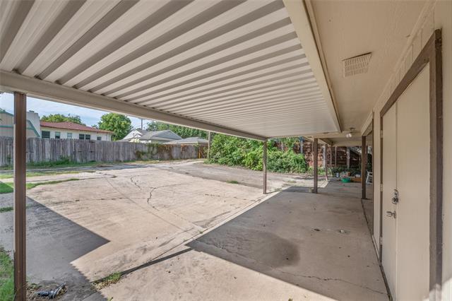 Building Photo - 2123 Mistletoe Ave