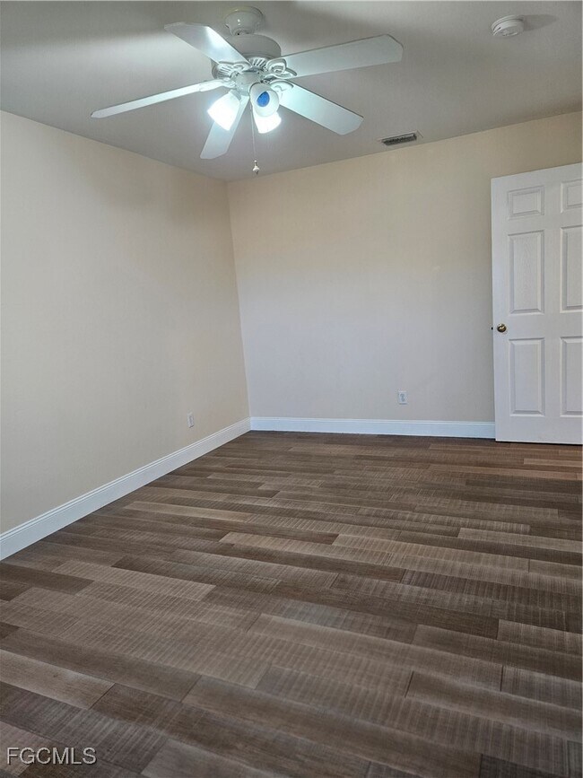 Building Photo - 2537 SW 29th Terrace