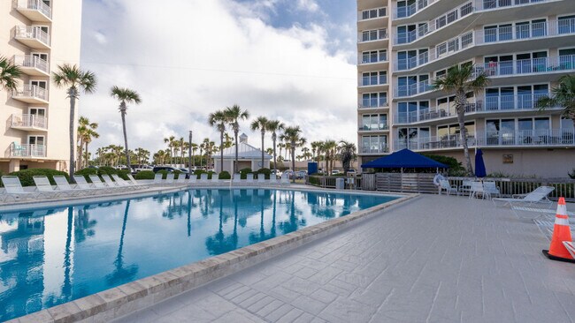 Building Photo - 7205 Thomas Dr