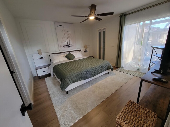 Building Photo - 4879 Via Palm Lakes