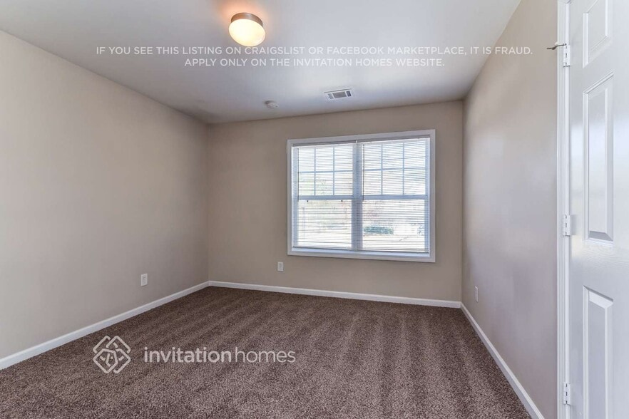 Building Photo - 2503 Winslow Ridge Dr NE