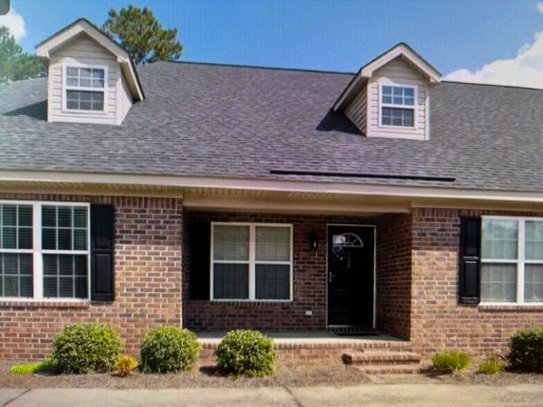 Primary Photo - 110 Lakeview Commons Dr