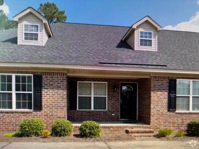 Building Photo - 110 Lakeview Commons Dr