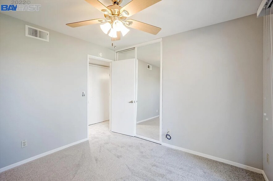 Building Photo - 2055 Sierra Rd