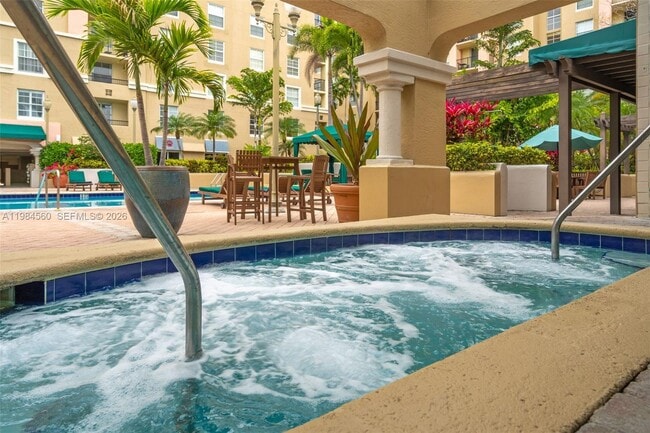 Building Photo - 520 SE 5 Ave