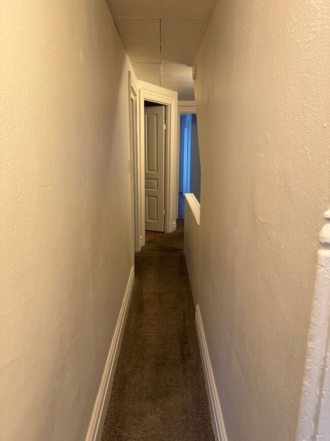 Building Photo - 1559 W King St