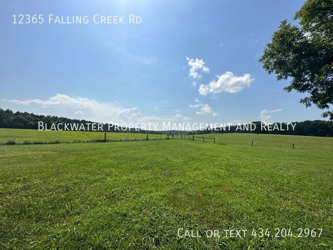 Building Photo - Farm House in Bedford County near Huddleston