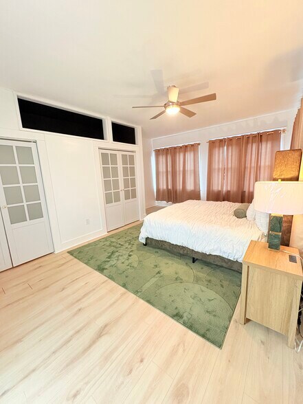 Building Photo - 1136 Wood Ave