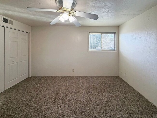 Building Photo - 25 Wedgewood Dr