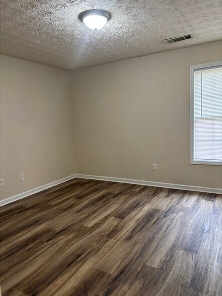 Back Bedroom - 97 Lily Dr Apt I, Lily Drive Apartments