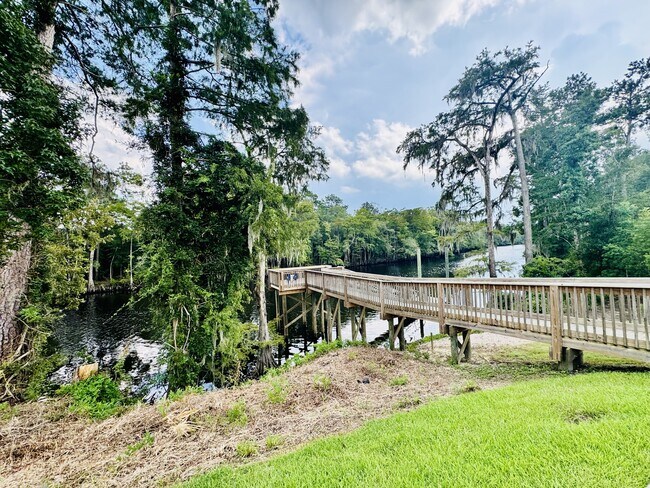 Building Photo - 464 Honeyhill Lp