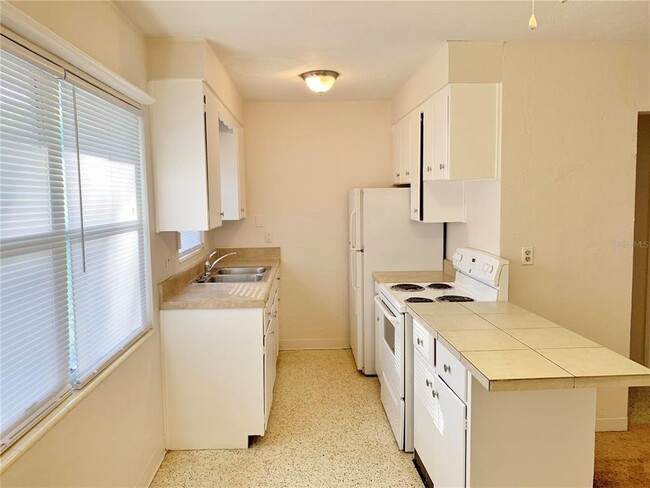 Building Photo - 5957 S Beneva Rd