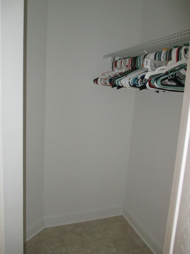 Building Photo - 105 Westwood Ct