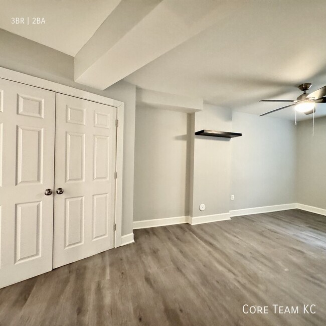 Building Photo - 920 Ward Pkwy