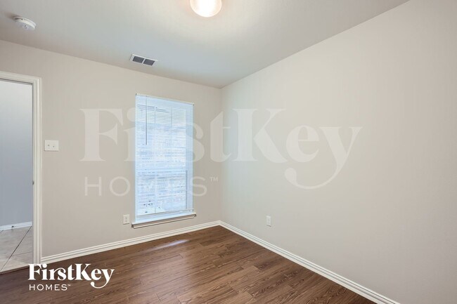 Building Photo - 278 Meadowcrest Dr