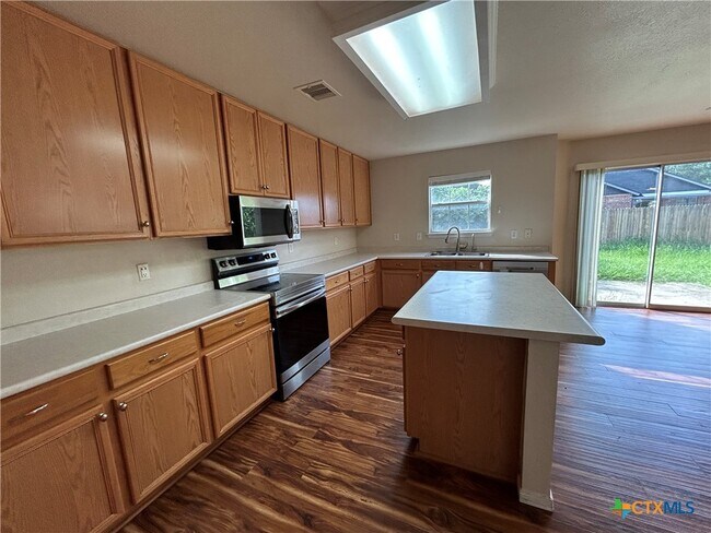 Building Photo - 424 Copper Hill Dr
