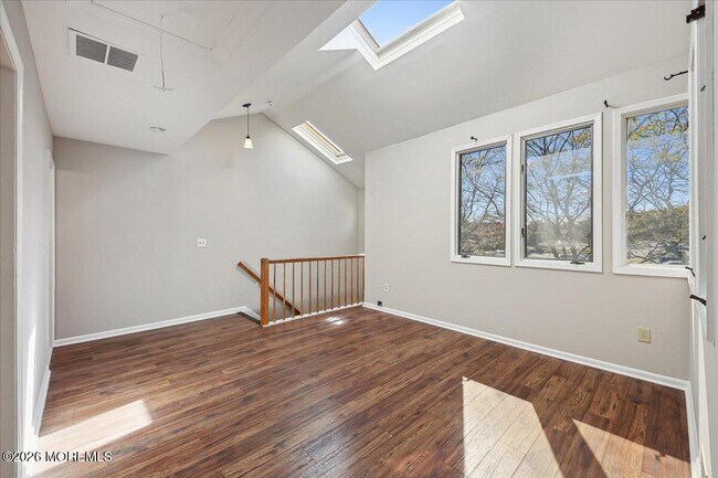 Building Photo - 140 Northrup Dr