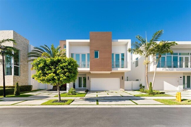 Building Photo - 10561 NW 67th Terrace