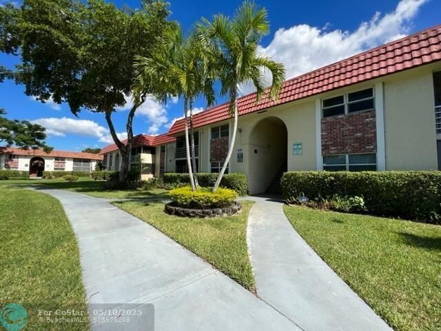 Primary Photo - 22775-22766 SW 66th Ave