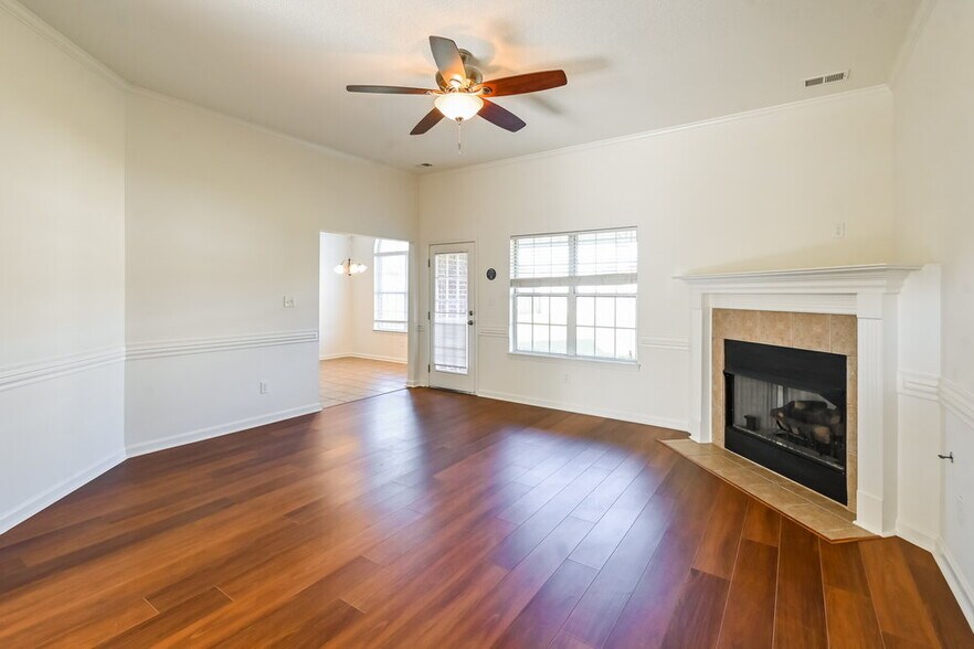 Building Photo - 7499 Essayons Dr