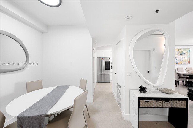 Building Photo - 3255 NE 184th St