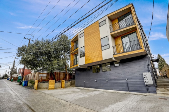 Building Photo - Immaculate NEW CONSTRUCTION Seattle Townhome w/ a Rooftop Deck and Parking Space!