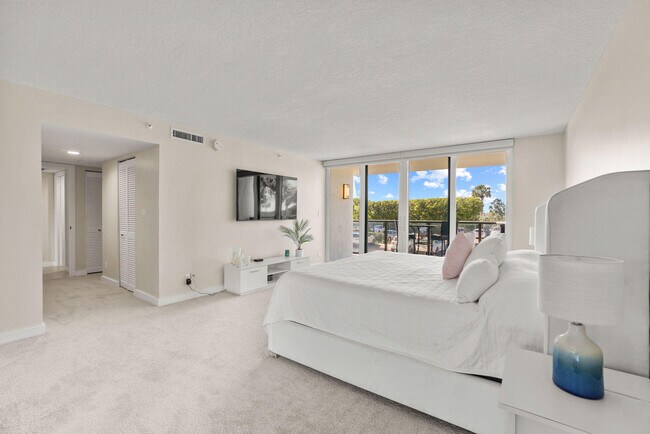 Building Photo - 3440 S Ocean Blvd