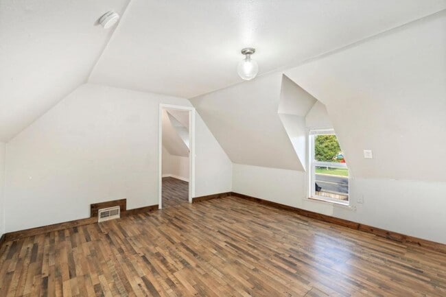Building Photo - 1403 8th St