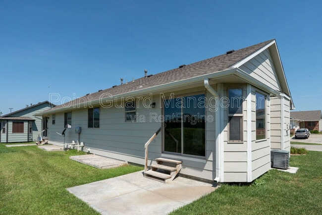 Building Photo - 711 Bristol Cir