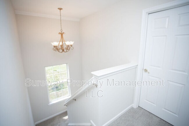 Building Photo - 24 Kathryn Ct